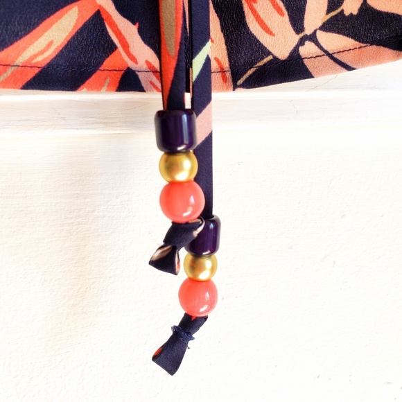 Palm Print Top ๐ - Picture 4 of 6